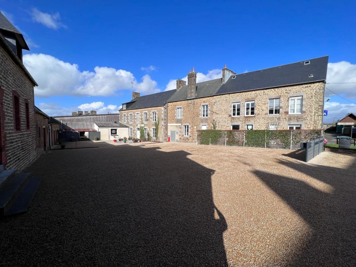 Au Pere Tranquille Hotel Tinchebray-Bocage Bagian luar foto