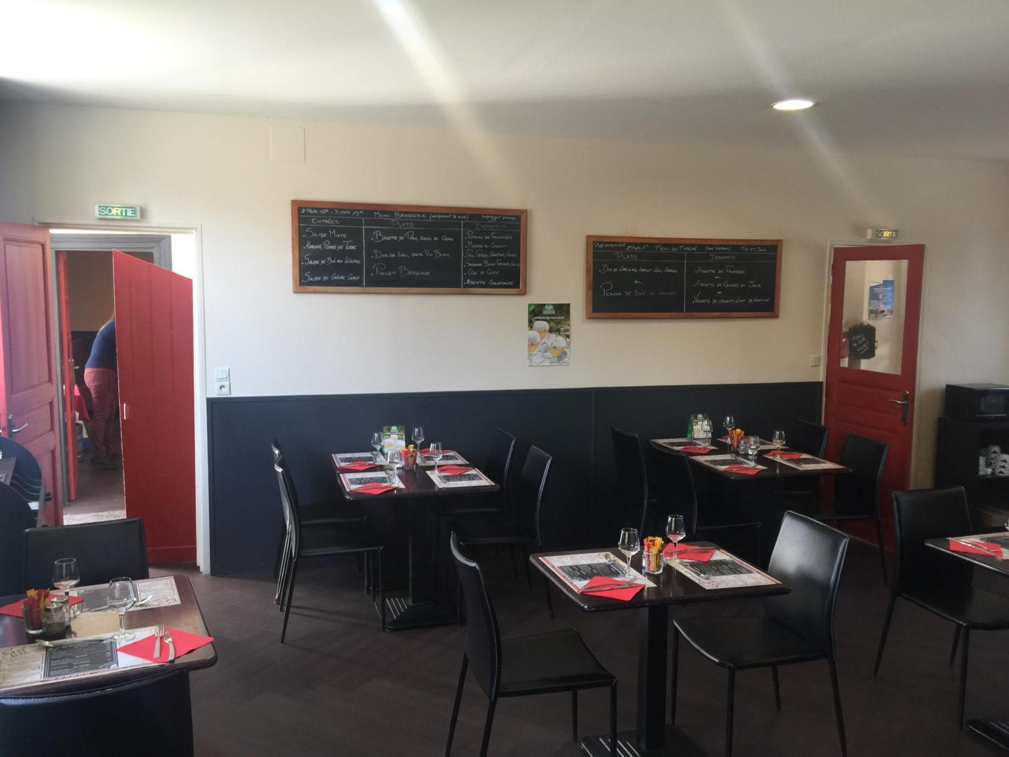 Au Pere Tranquille Hotel Tinchebray-Bocage Bagian luar foto