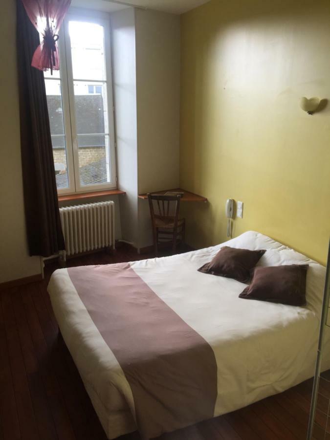 Au Pere Tranquille Hotel Tinchebray-Bocage Bagian luar foto